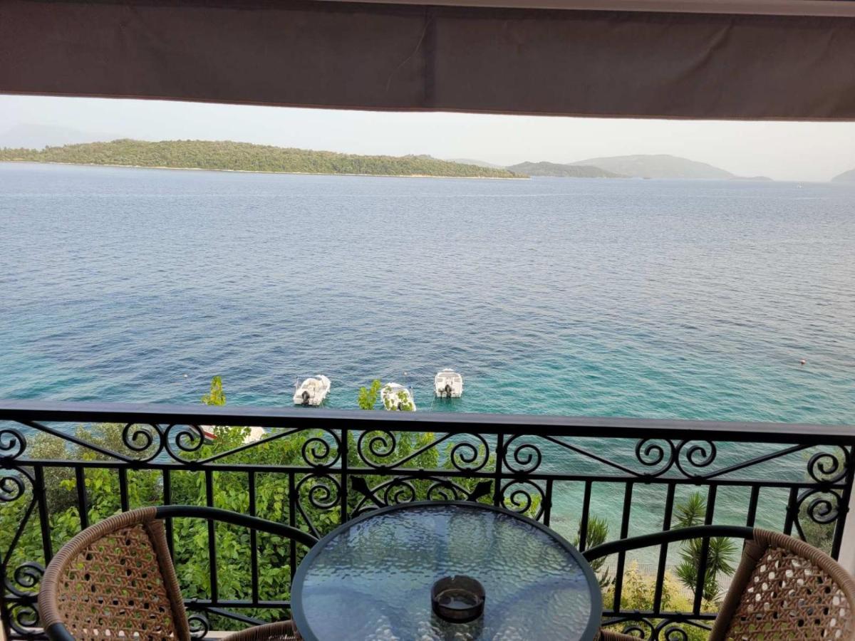 Logan'S Beach Hotel Nydri  Extérieur photo
