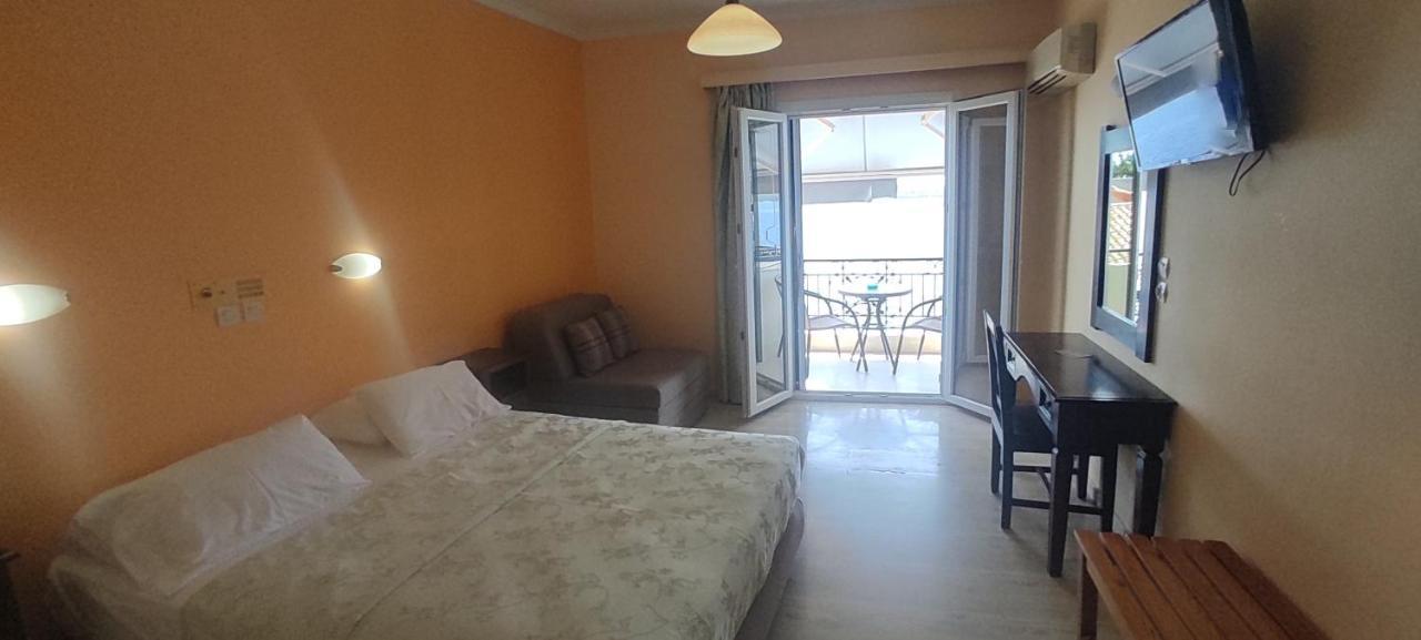 Logan'S Beach Hotel Nydri  Extérieur photo