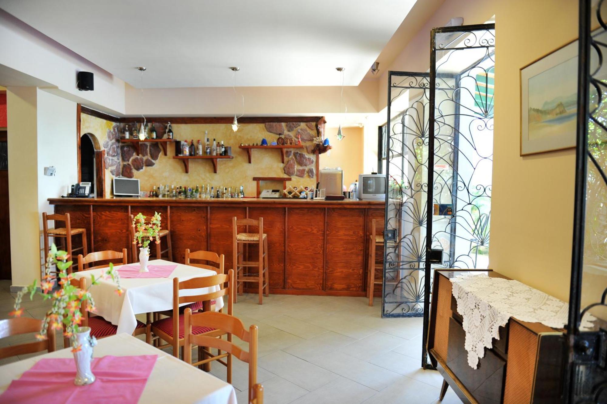 Logan'S Beach Hotel Nydri  Extérieur photo